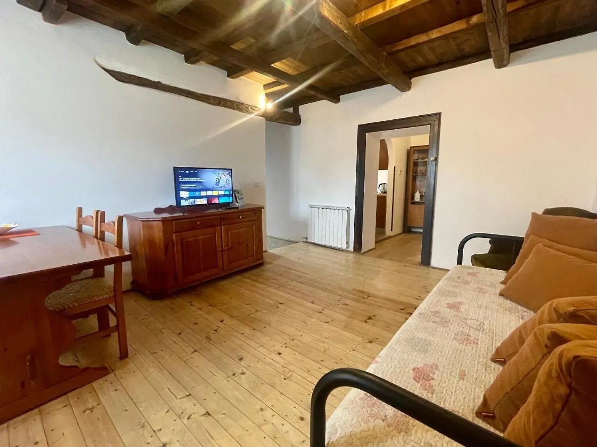Alexander Place Pellio Inferiore 0*,  Italy