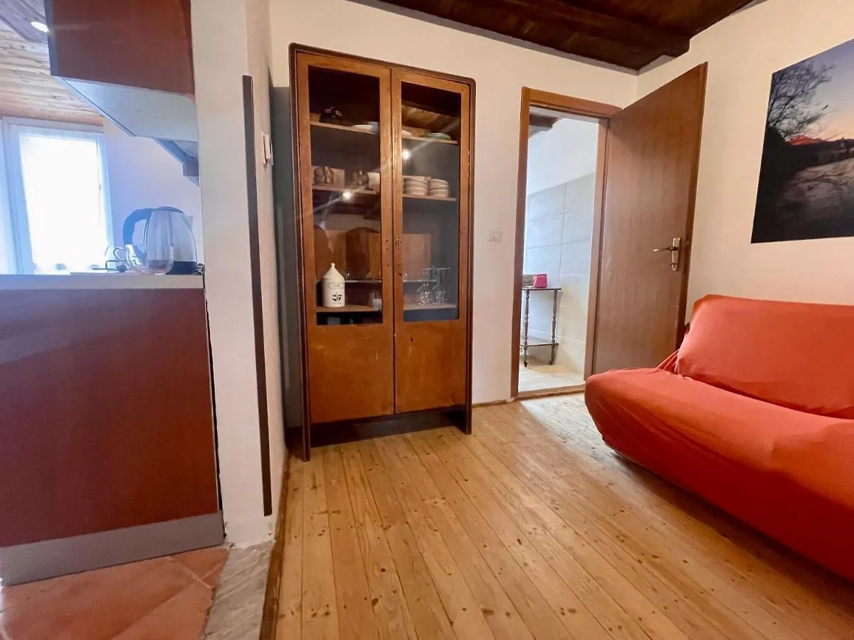 Alexander Place Pellio Inferiore 0*,  Italy